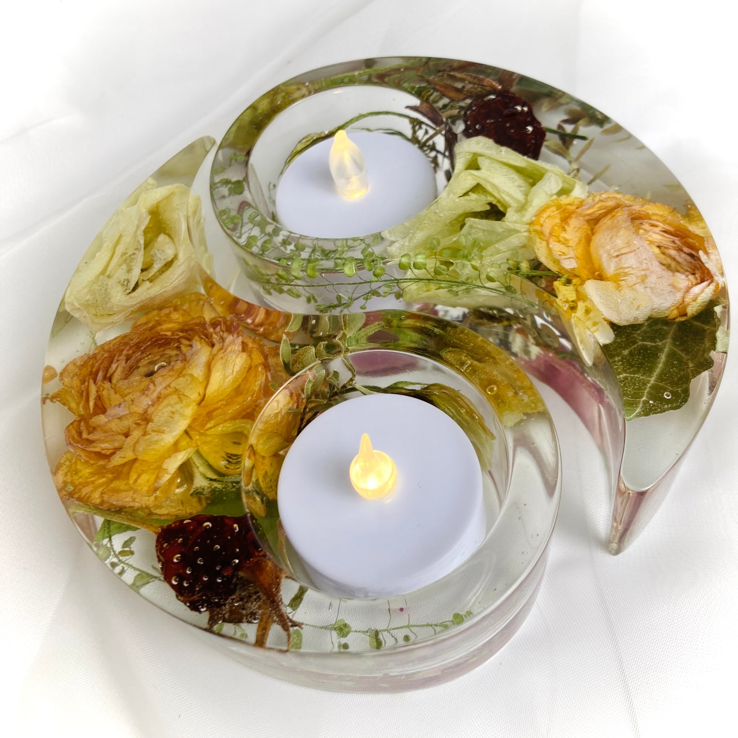 Flower Preservation Ying Yang tealight holder