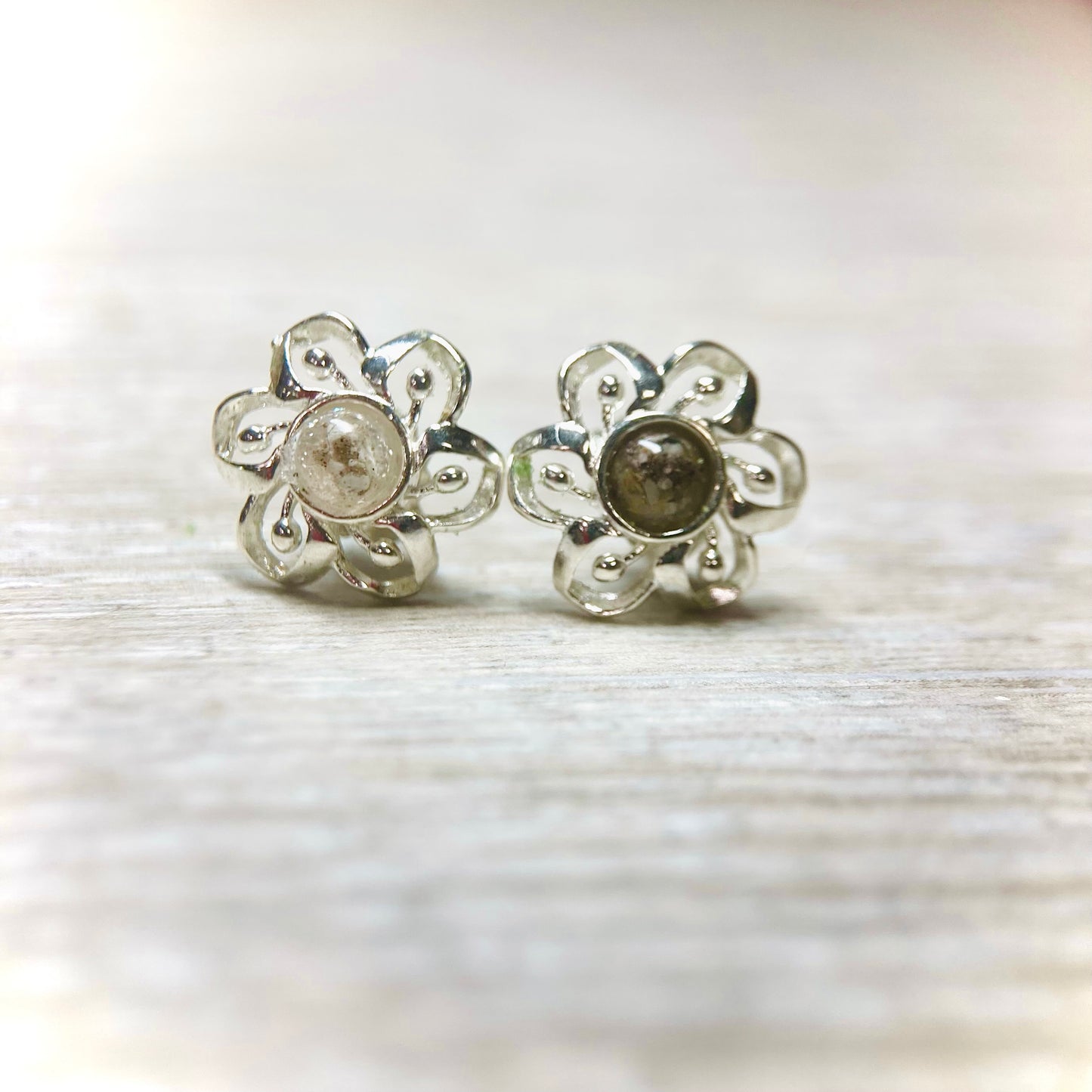 Flower shaped stud 4mm Cremation earrings