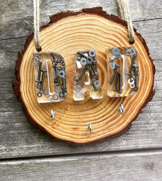 Wooden ‘DAD’ plaque
