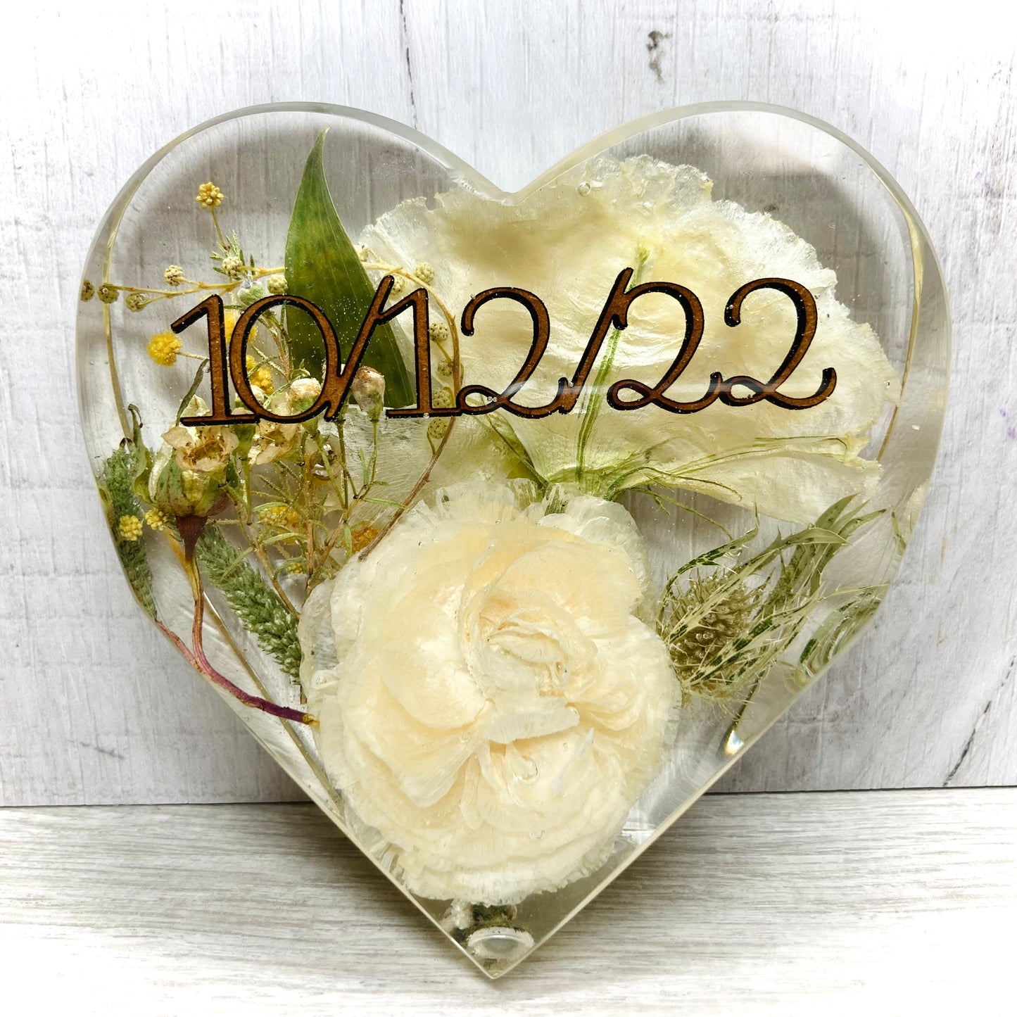 Flower Preservation 10cm standing heart ornament