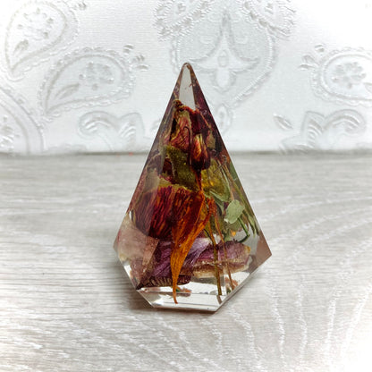 Flower Preservation faceted ring holder