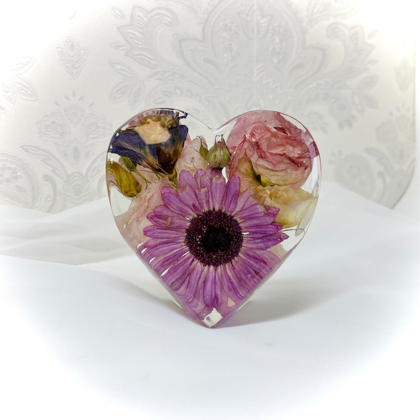 Flower Preservation 10cm standing heart ornament
