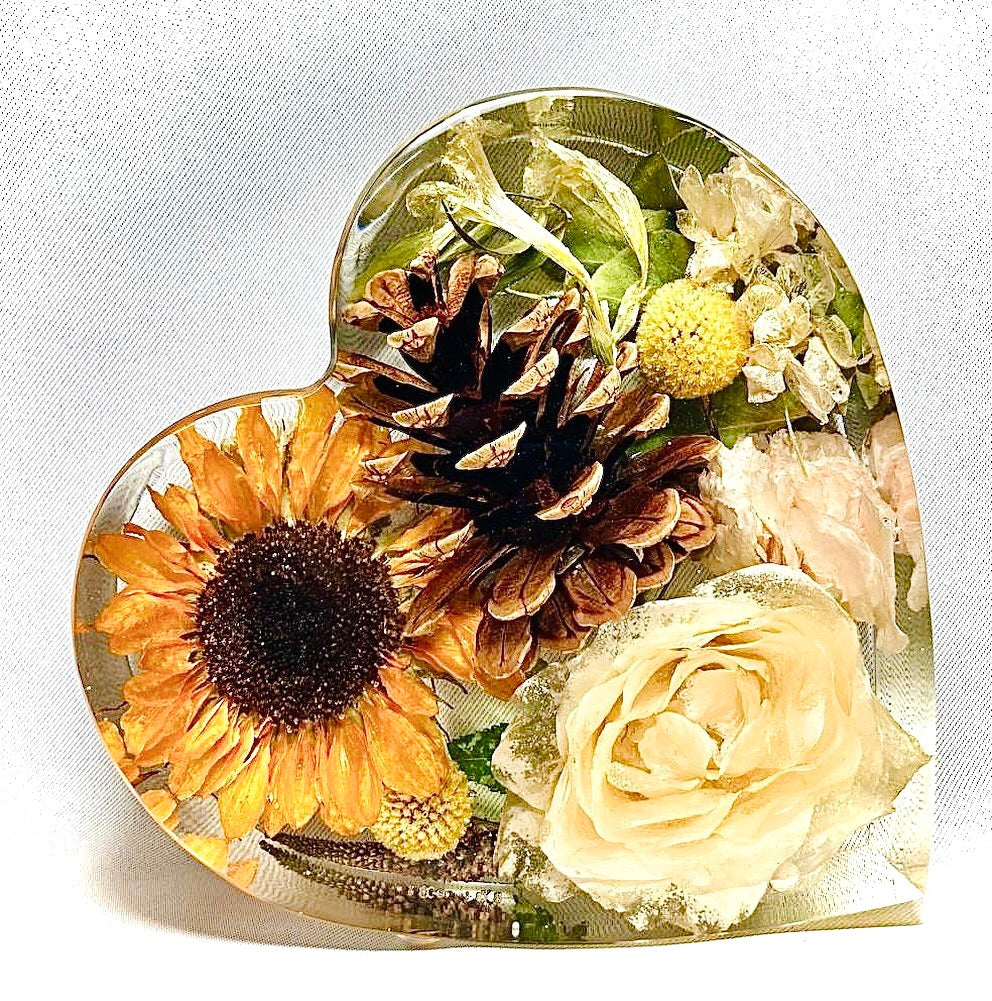 Flower Preservation 15cm heart ornament