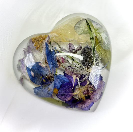 Flower Preservation puffy heart paperweight