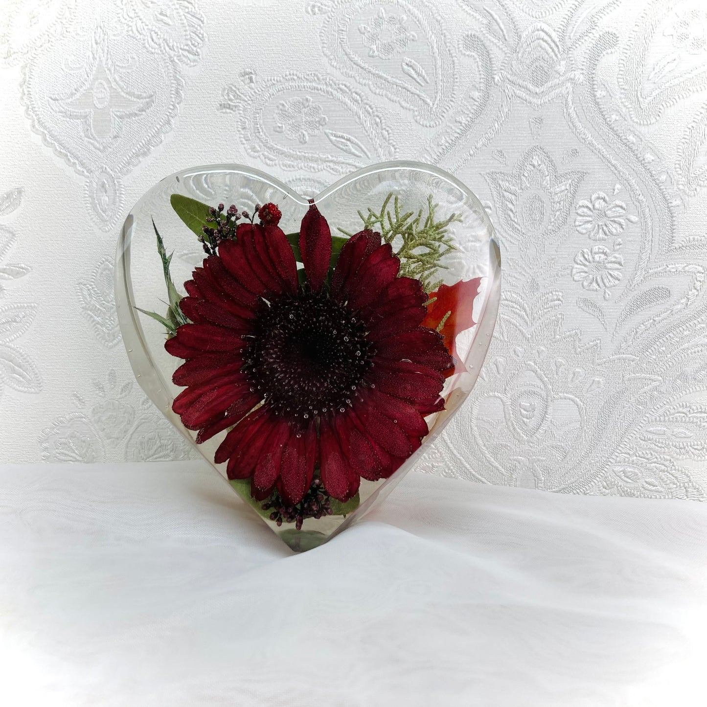 Flower Preservation 10cm standing heart ornament