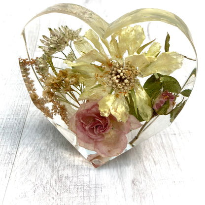 Flower Preservation 10cm standing heart ornament