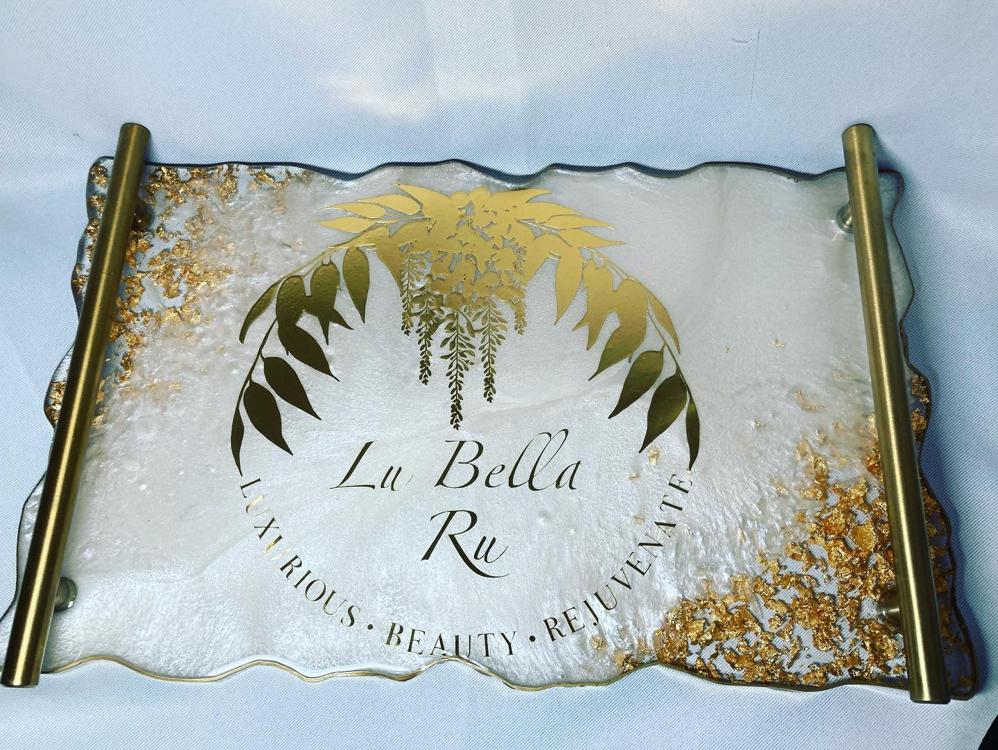 White and gold/silver large logo or personalised tray