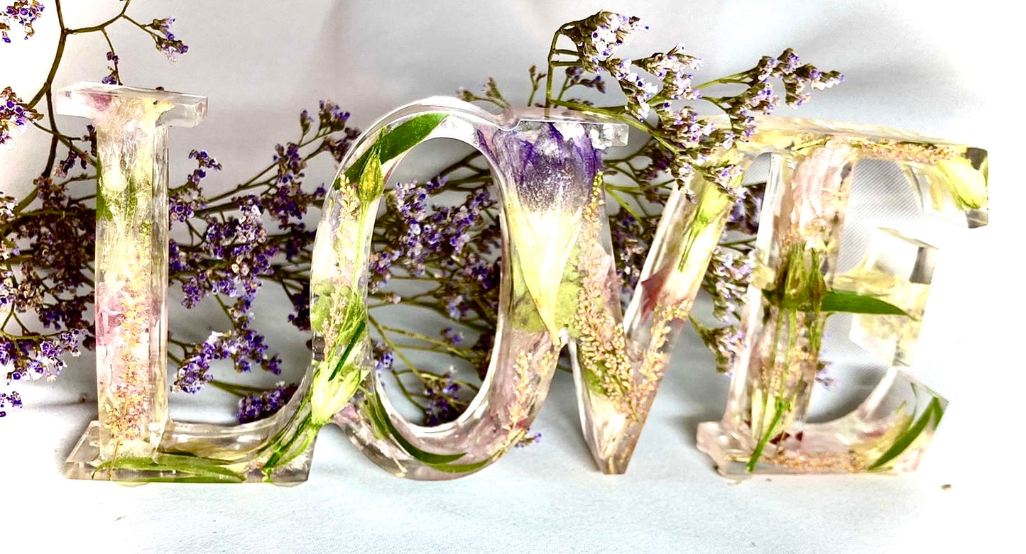 Flower Preservation Freestanding ‘LOVE’ sign